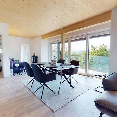 Modernes Ferienhaus Mit Panoramablick ローゼック エクステリア 写真