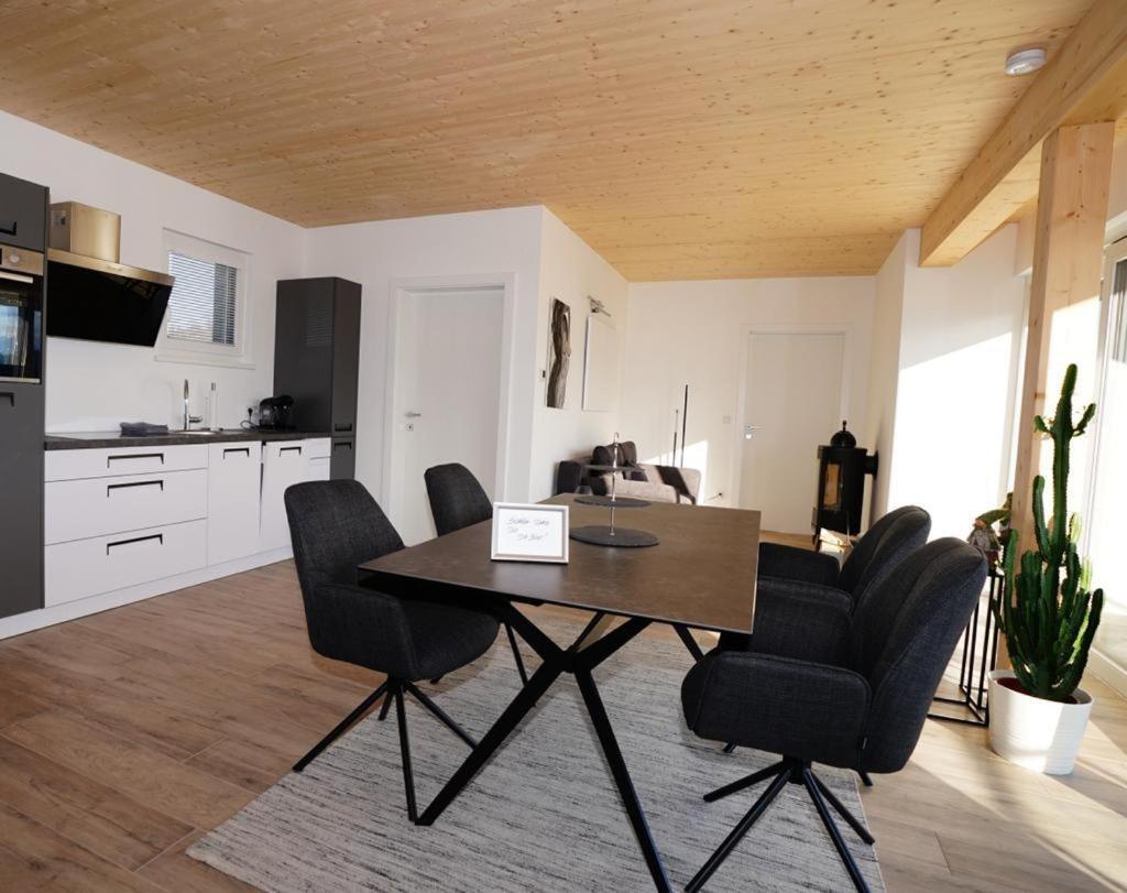 Modernes Ferienhaus Mit Panoramablick ローゼック エクステリア 写真